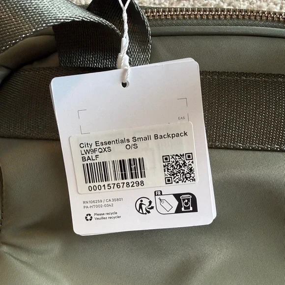 Lululemon City Essentials Small Backpack 10L Bay Leaf Green NWT - Picture 10 of 10